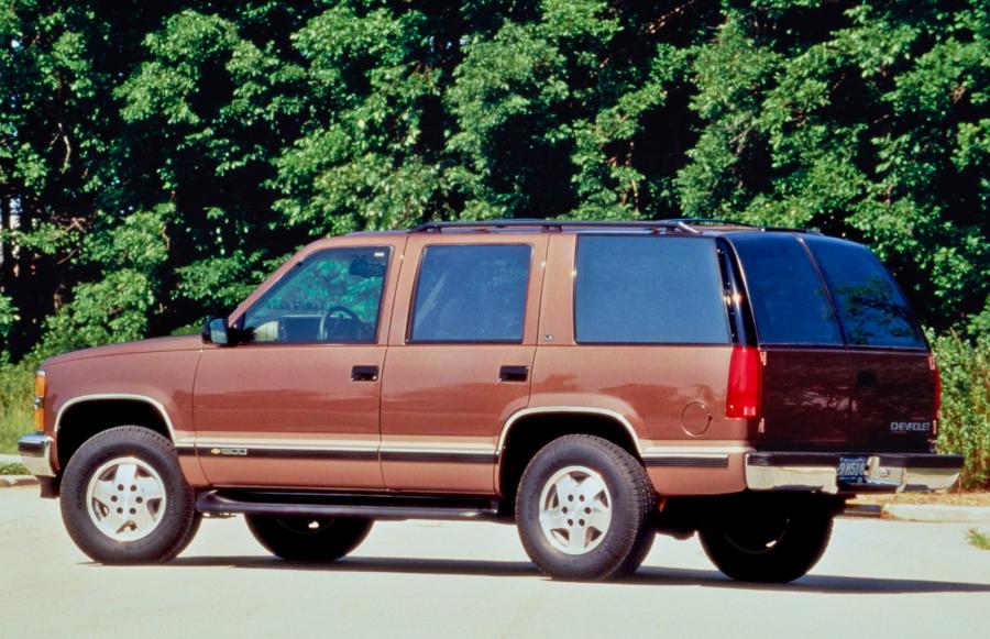  Chevrolet Tahoe 1995 года  (фото 2 из 19)